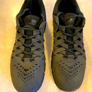 Nike Lunar Fingertrap cross trainers Anthracite/Black size 10 1/2